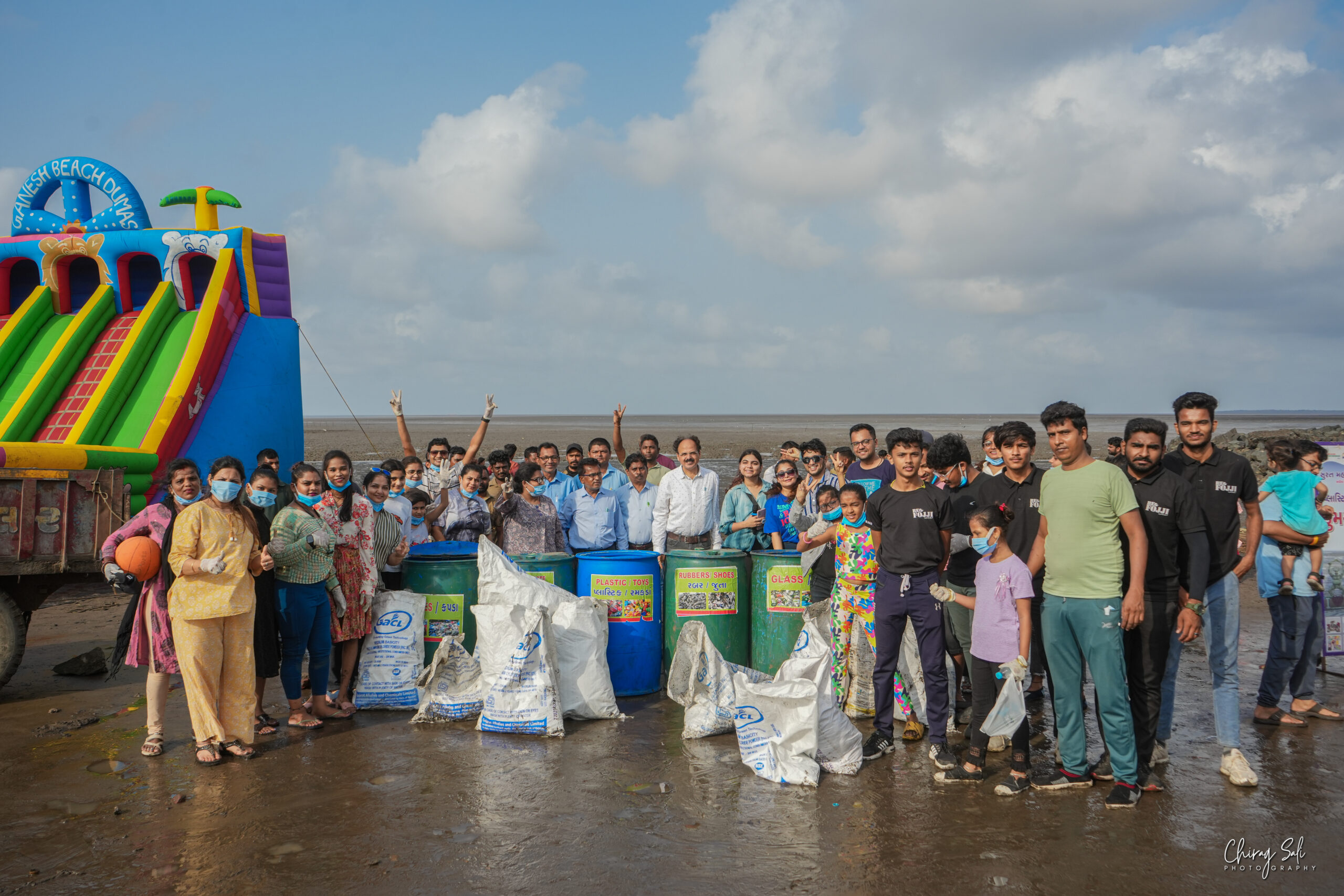 People participating in the Mega Drive 5R event at Dumas Beach, cleaning the beach and promoting sustainability organised by SMC.